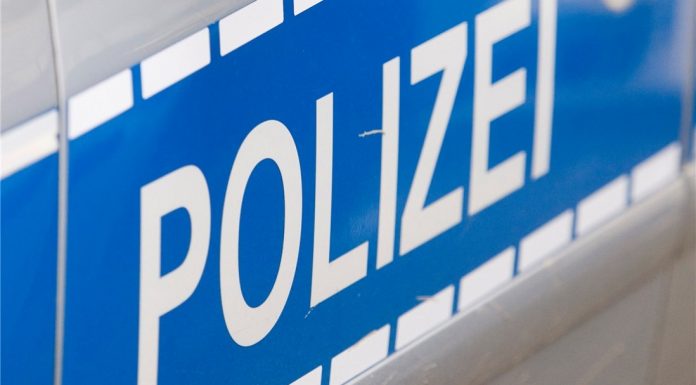 Zeugen gesucht: Verkehrsunfall zwischen PKW und Straßenbahn in Mainz