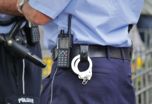 Diensthund erschnüffelt Drogen – Kokain-Dealer festgenommen