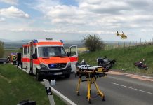 Motorradfahrer lebensgefährlich verletzt
