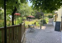 Römische Bürger stürmen den Römerberg in Engelstadt