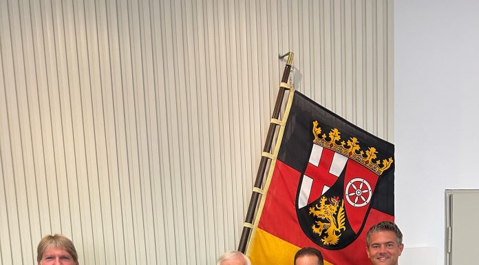 Wulf Kleinknecht erhält Bundesverdienstkreuz