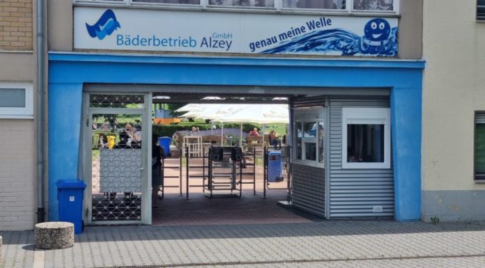 Wartbergbad beendet Saison am Winzerfestfreitag