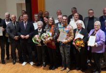 Kulturelles Engagement im Landkreis Mainz-Bingen geehrt / Landrat Thomas Barth verleiht Ehrenbriefe an zwölf Persönlichkeiten