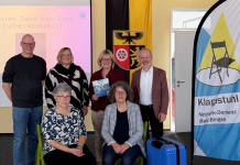 Projekt „Klappstuhl“ bringt das Thema Demenz mitten in den Alltag / Netzwerk Demenz Mainz-Bingen startet neues Gesprächsformat