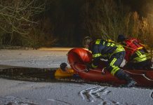 Gefahren des WintersFeuerwehren und DLRG trainieren gemeinsam für den Ernstfall